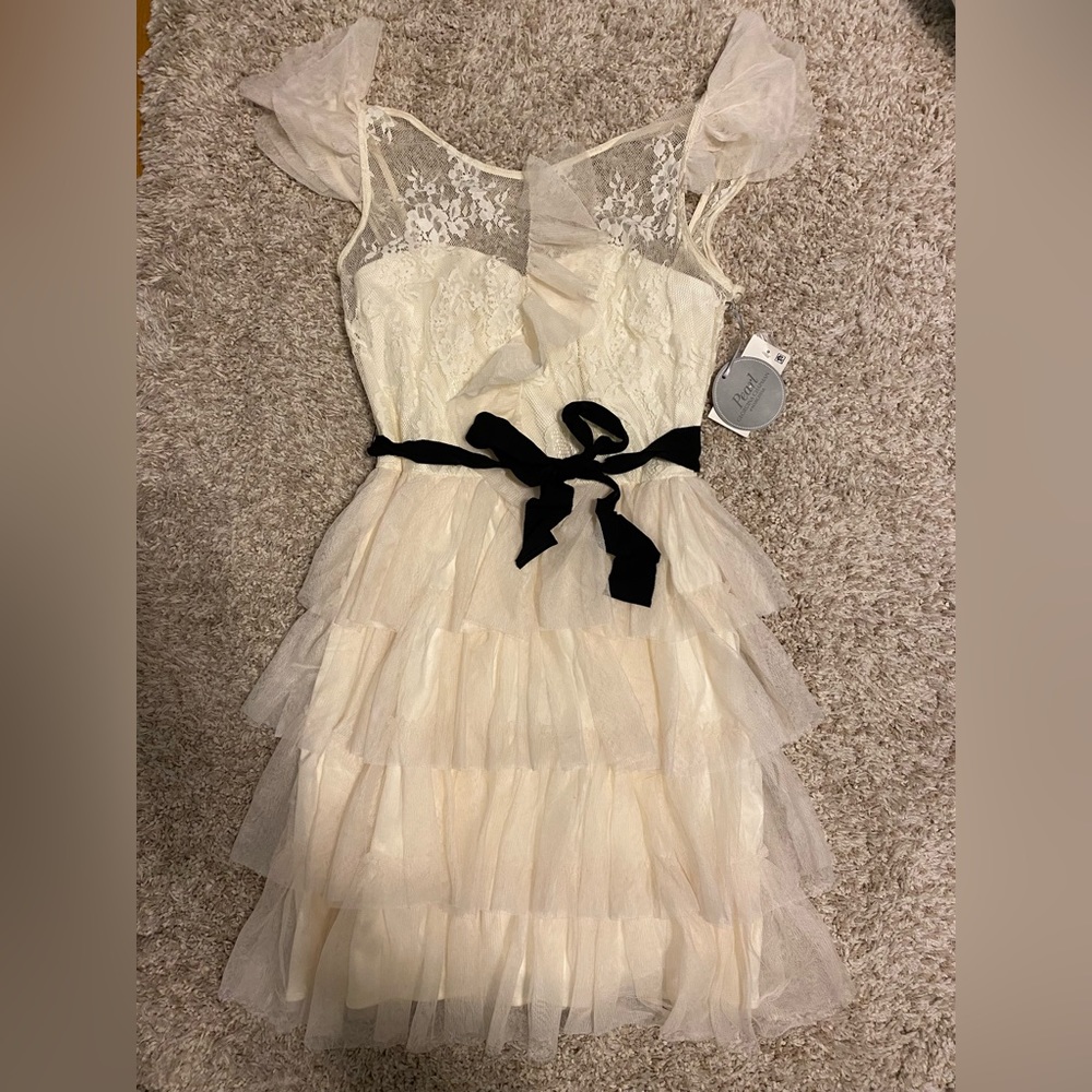 White lace Georgina Chapman of Marchesa dress, black bow, size 2 brand new